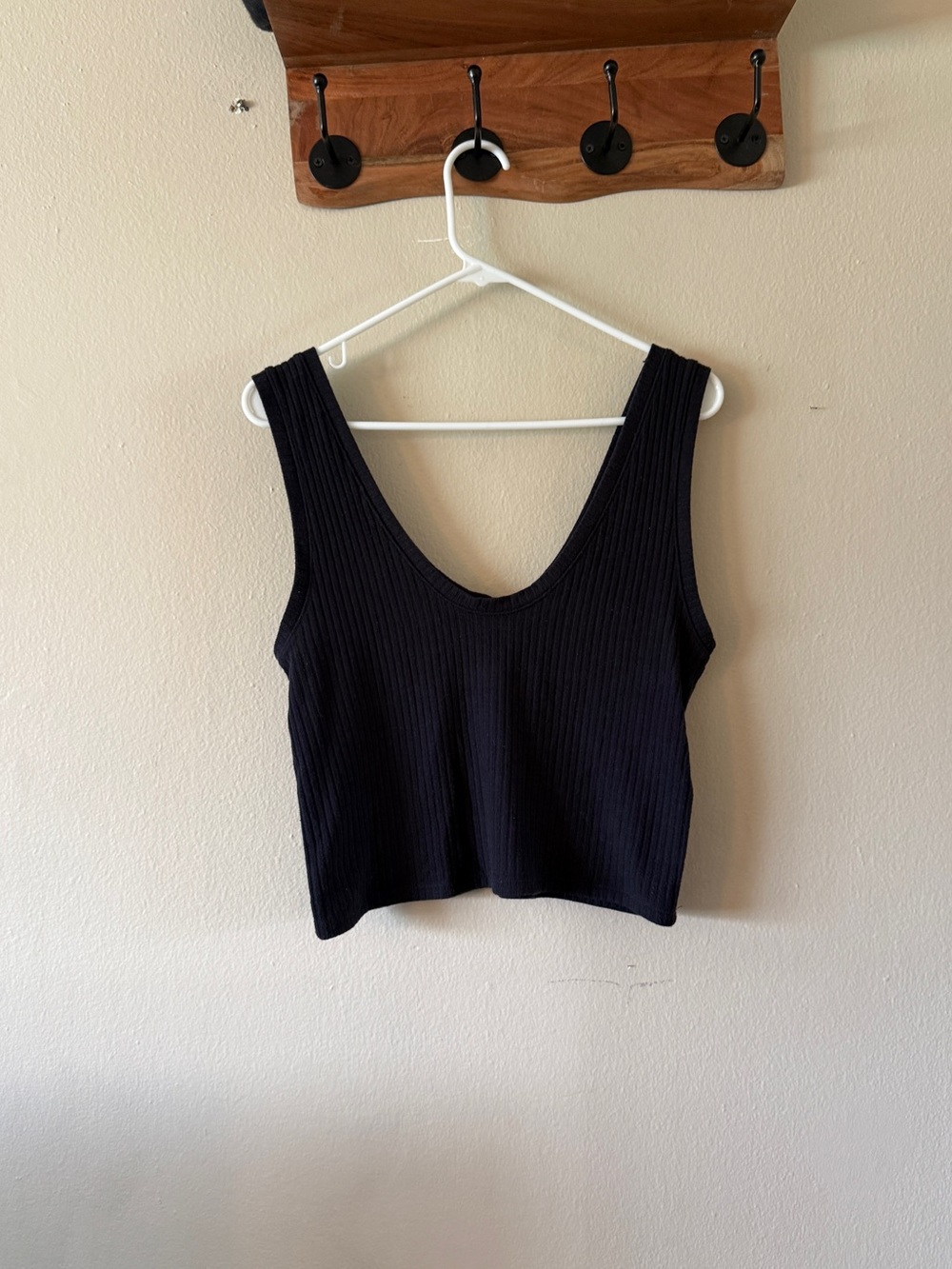 Abercrombie & Fitch Black Ribbed Scoop Neck Cropped Tank Top size L